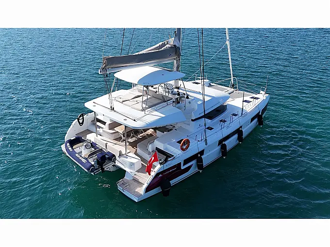Lagoon 50 Owner's Version