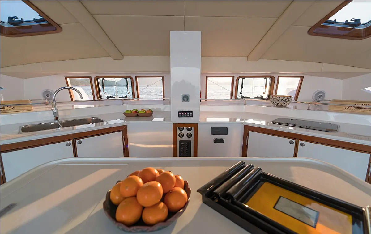Island Spirit 410 - 