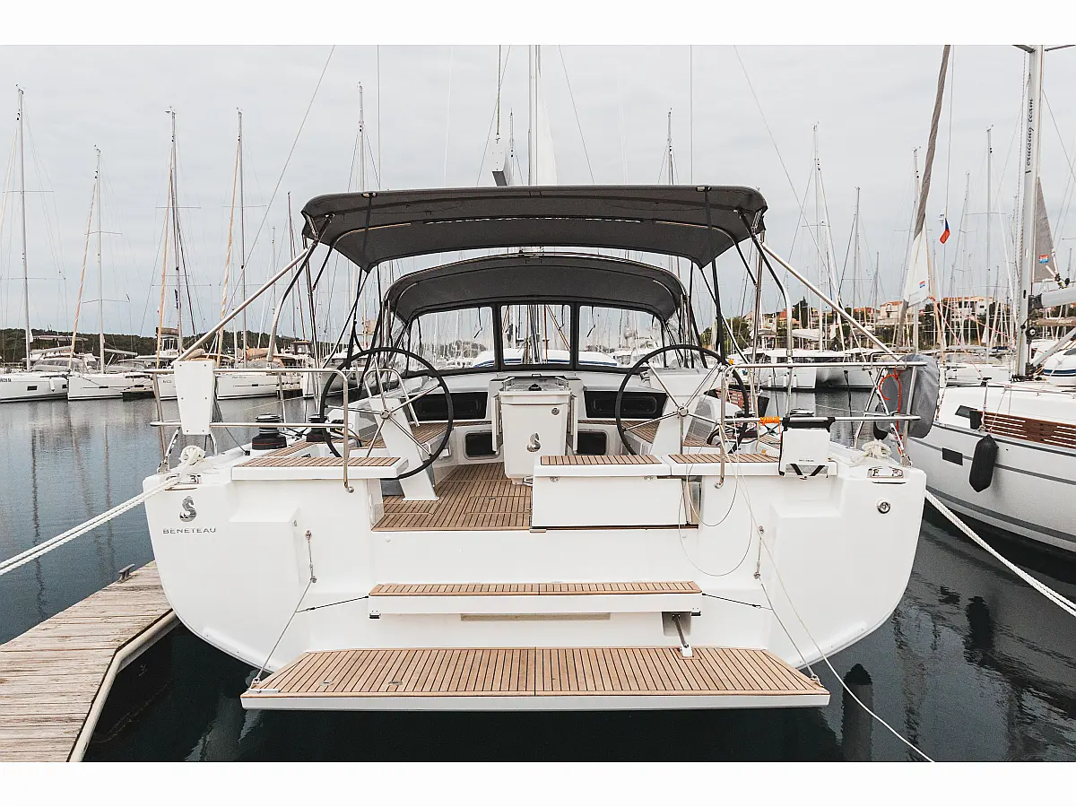 Benetau Oceanis 51.1