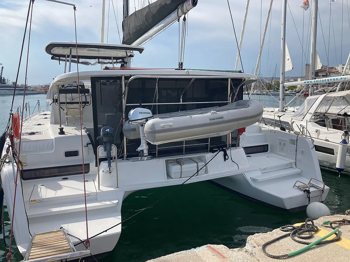 Lagoon 42