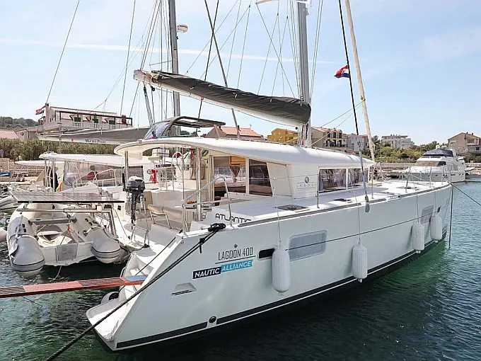 Lagoon 400