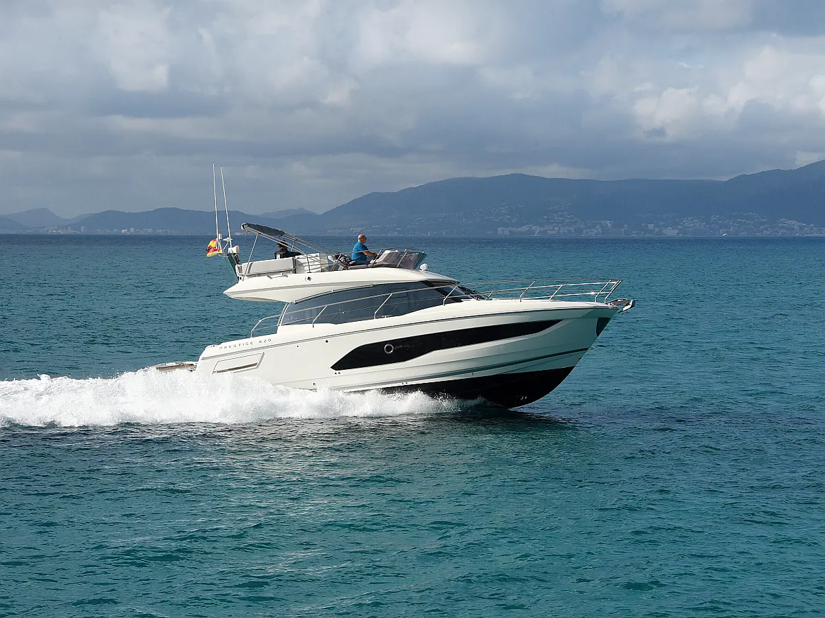 Prestige 420 Fly