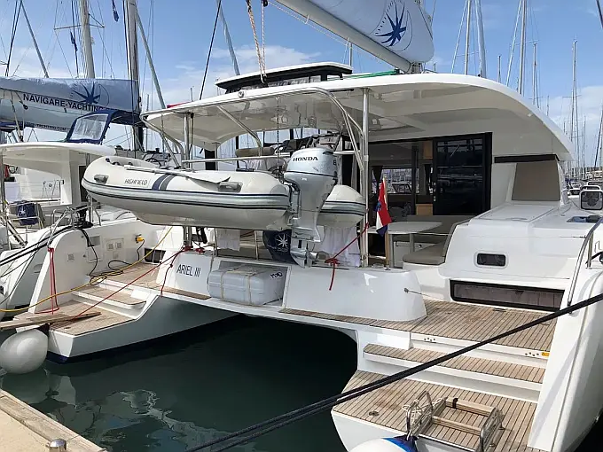 Lagoon 42