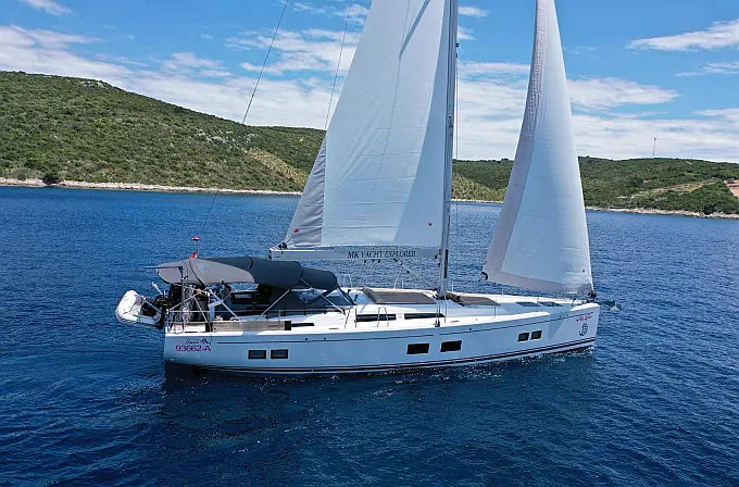 Hanse 548