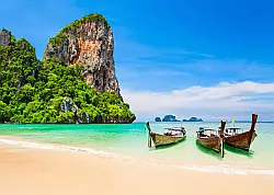 How much does it cost to charter a yacht in Thailand?